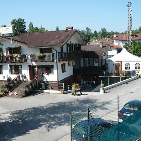 Albergo Mirella Μπελούνο Εξωτερικό φωτογραφία